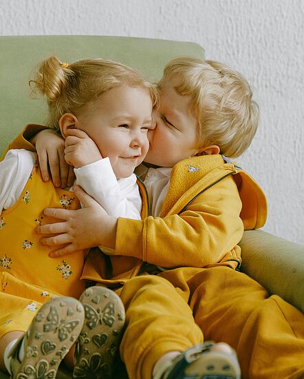 Geschwister - zwischen Liebe und Kampf