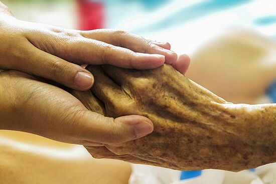 Trost in schweren Stunden - 
Logotherapeutische Hilfen für das Gespräch am Krankenbett