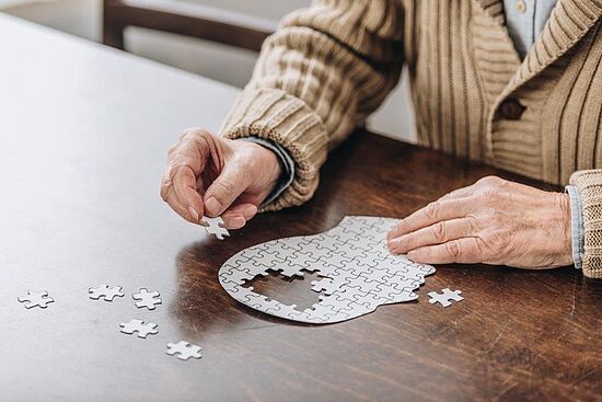 Nicht immer Alzheimer - Demenzformen und operativ behandelbare Demenzen