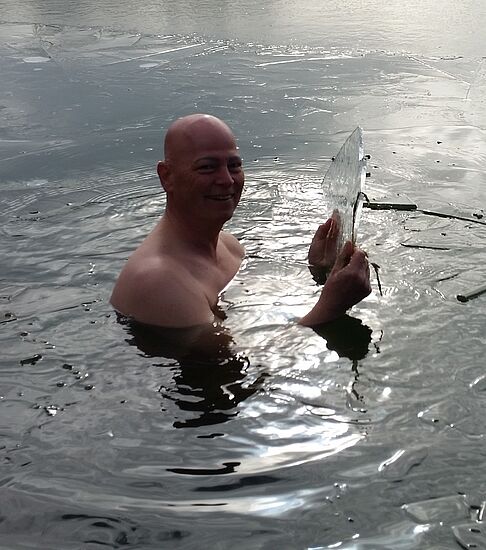 Eisbaden/ Eisschwimmen in Theorie und Praxis