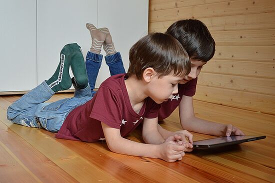Fernseher, Tablet und & Co. Medien im Kinderalltag