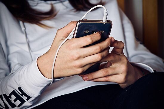 Kinder und Jugendliche in digitalen Lebenswelten - was Eltern wissen sollten.